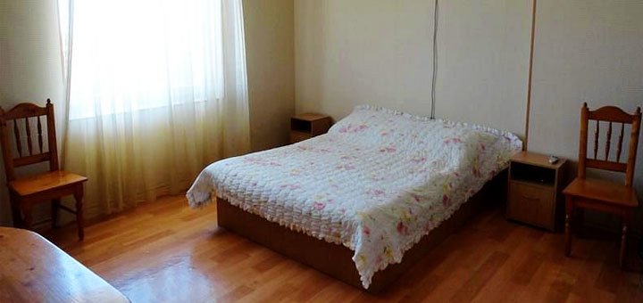 Сімейний номер у літньому мовному таборі «California English Camp» у Кароліно-Бугаз. Приїжджайте зі знижкою.