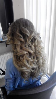 Накрутка волосся на локони в салоні краси «rai». записуйтеся акцією.