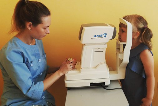 Аппаратное лечение зрения в клинике «BABY LUCK» в Киеве. Проходите по акции.