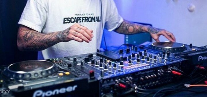 "Оптимист Шампань энд Виски Бар" скидки и акции