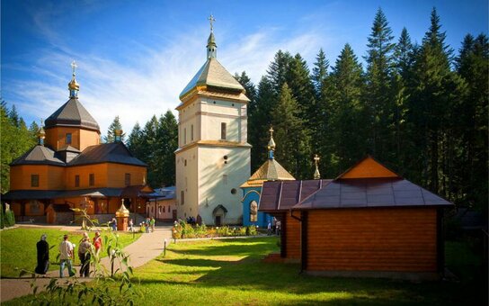 Туры по Прикарпатью от клуба путешествий «Супер Мандри Україною» в Полтаве. Покупайте по скидке.