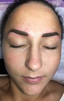 Коррекция и окрашивание бровей в студии красоты «Beauty Port Bar» в Киеве. Записывайтесь по акции.
