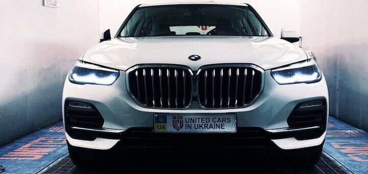Иномарка с пробегом из Америки в компании «United Cars». Купить со скидкой.