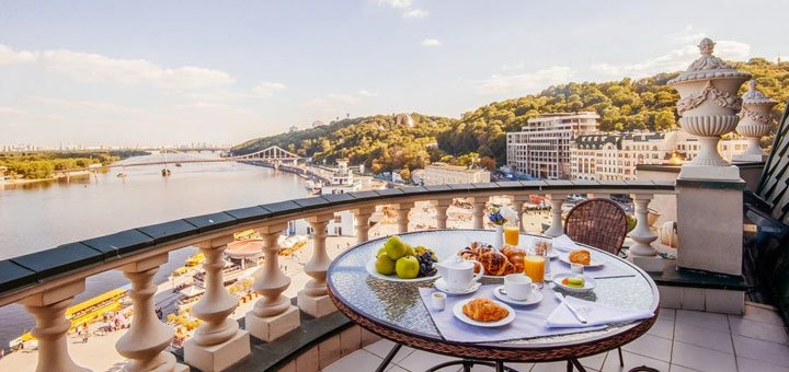 Номер в отеле «Fairmont Grand Hotel» в Киеве. Забронировать номер со скидкой. Отели в центре Киева.