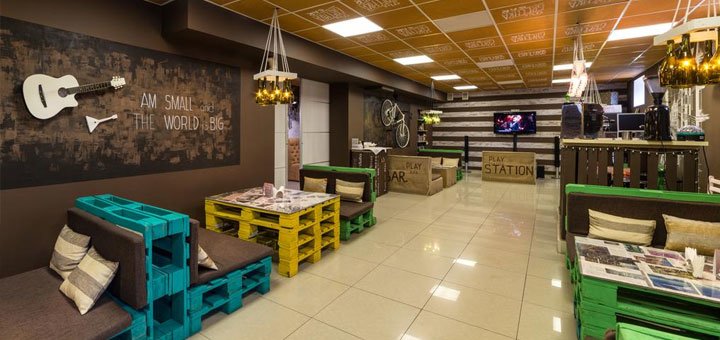 Ресторан в отеле «Ambassador Plaza». Забронировать номер в отеле «Амбассадор» со скидкой. Отели в Киеве.