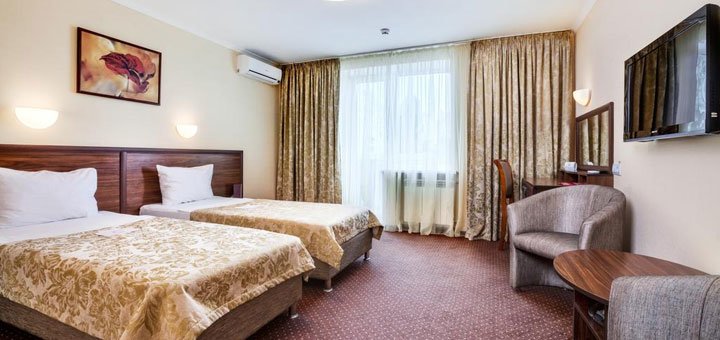 Room at the Bratislava hotel in Kiev. Book a room at the Bratislava hotel at a discount. Hotels in Kiev near the metro.