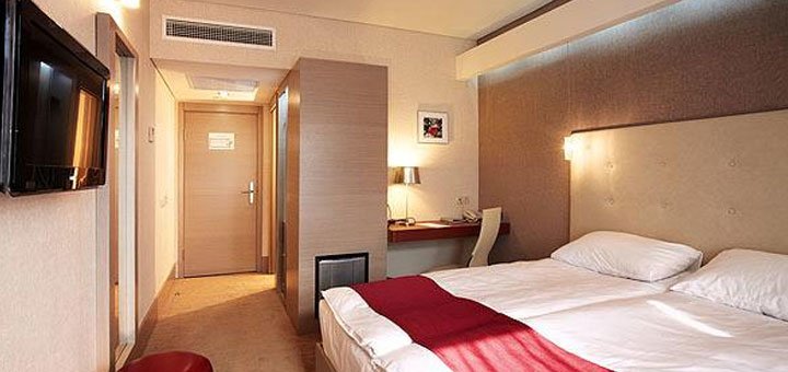 Номер в отеле «City Park Hotel» в Киеве. Забронировать номер в отеле со скидкой. Отель в центре Киева.