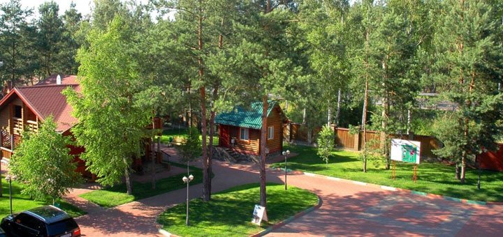 Hotel and restaurant complex "4 seasons". Book a room at a discount. Hotels near Kiev are inexpensive.