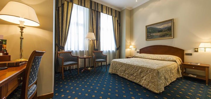 Room at the Premier Palace Hotel. Hotel «Premier Palace Hotel» in the center of Kiev. Book a room at the Premier Palace Hotel at a discount. Hotel in the center of Kiev.