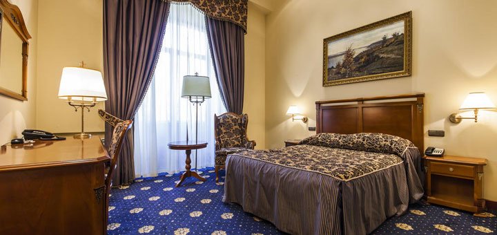 Room at the Premier Palace Hotel. Hotel «Premier Palace Hotel» in the center of Kiev. Book a room at the Premier Palace Hotel at a discount. Hotel in the center of Kiev.