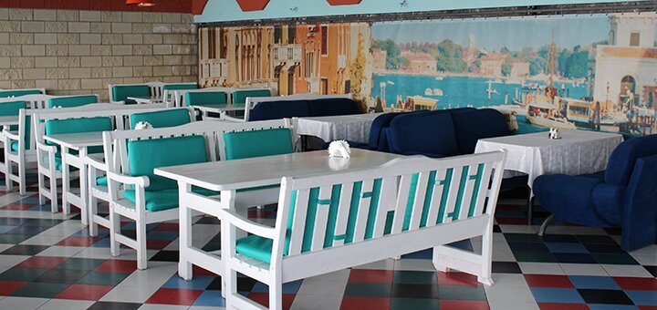 &quot;bakinsky dvorik&quot; - cafe in kiev. order dinner at a discount.