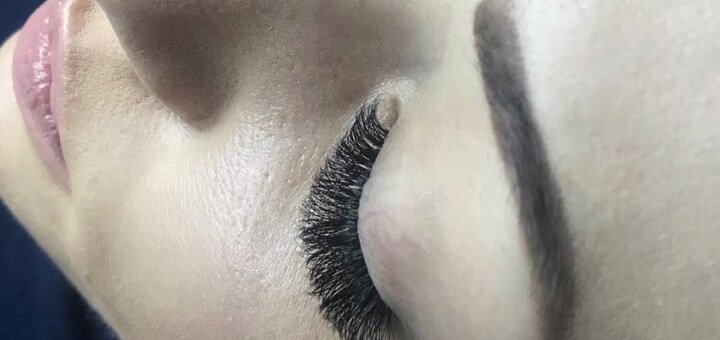 Discounts on eyelash extension in the beauty salon maximum