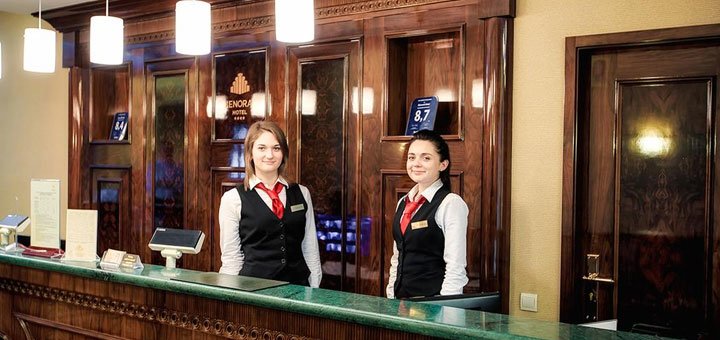 Отель «Menorah Hotel» в Днепре. Забронировать номер со скидкой. Отеди в центре Днепра.