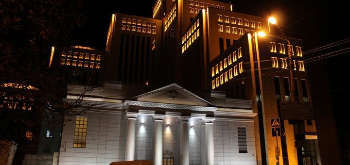 Отель «Menorah Hotel» в Днепре. Забронировать номер со скидкой. Отеди в центре Днепра.