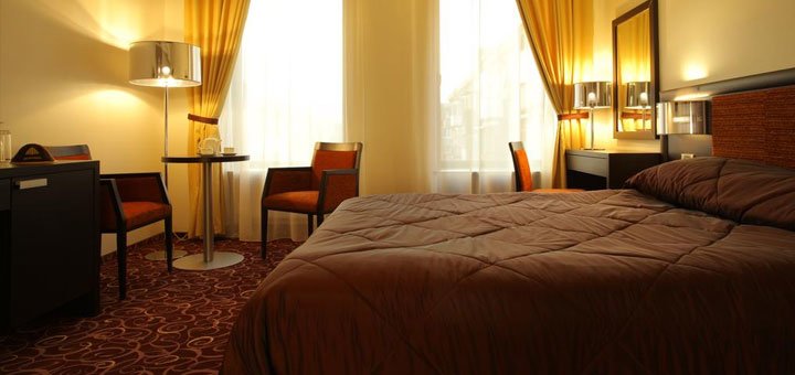 Номер в отеле «Отель Менора». «Menorah Hotel» в Днепре. Забронировать номер со скидкой. Отеди в центре Днепра.