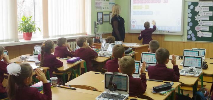 Інтерактивне навчання для дошкільнят від мультимедійного видавництва «Розумники». Сплачуйте дитячі курси по знижці.