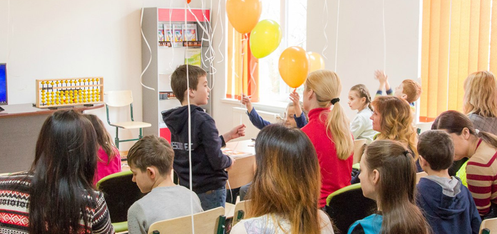 Заняття в школі «Соробан». Заняття математикою з дитиною. Курси для дітей. Знижки на заняття з дітьми. Розвиток дитини зі знижкою.