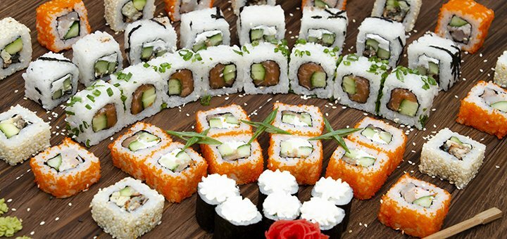 Discount on sets of rolls from cafe on gorky at