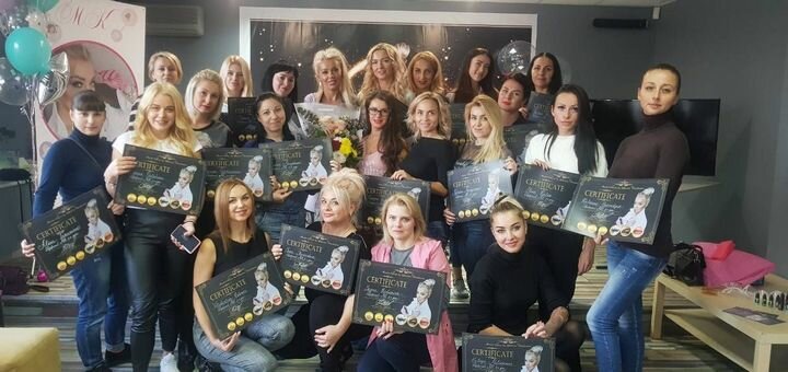 Перманентний макіяж брів у кабінеті «Triniti_beauty» у Києві. Записатись по акції.