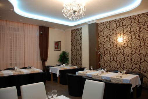 Cafe &quot;alexander&quot; promotions