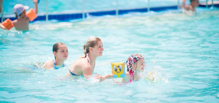 Водні розваги в аквапарку «Happy Day» в Дніпрі. Купуйте квитки зі знижкою.