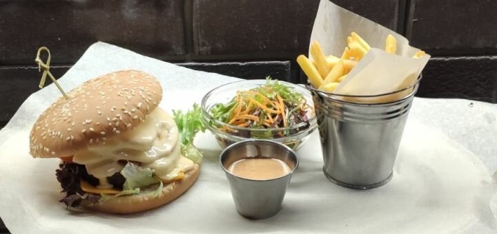 Discount on cuisine menu at Rak & Burger
