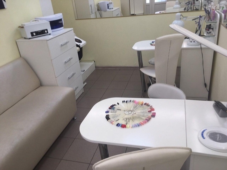 Манікюр зі знижкою у The beauty room
