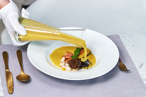 Restaurants &quot;vogue café kiev&quot;. attend with a discount13