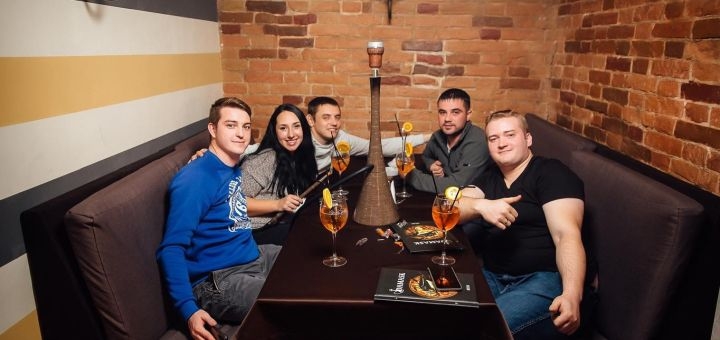 Discount on menu at Damascus bar