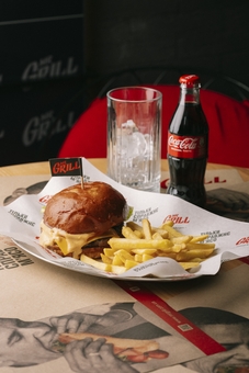 Mr. Grill Hotdogs & Burgers Відвідуйте по акції 4