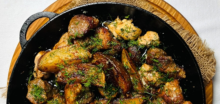Mamina Khustka, a Ukrainian cuisine café. Visit with a special offer of 1.
