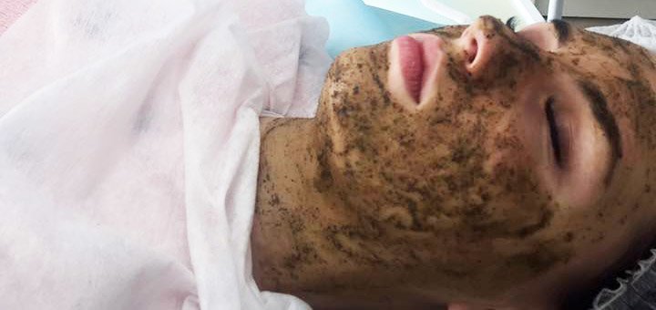 Facial cleansing in the cosmetology office of Lyudmila Gorshkova in Vinnitsa. Sign up for facial cleansing for a promotion.
