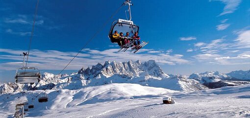 Ski sports and entertainment in winter at the Bagonchik recreation center in Vorokhta. Plan a winter vacation in the Carpathians at a discount.