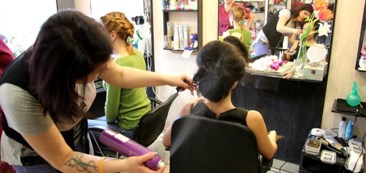 Haircuts, styling and hairstyles in the GEE beauty salon in Odessa. Sign up to a hairdresser for a promotion.
