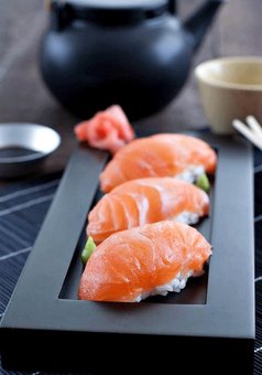 Yapona hata sushi-bar network. order sushi with a discount