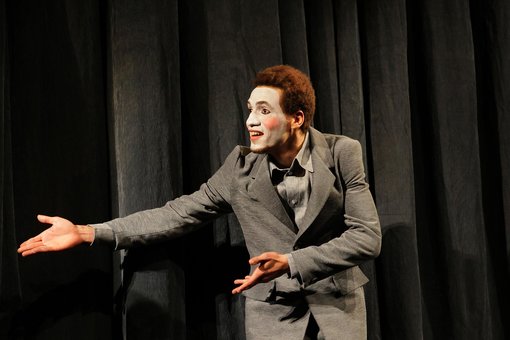 A performance at the kiev academic young theater. buy theater tickets at a discount.