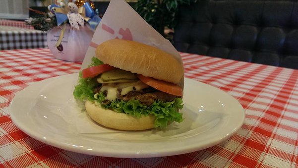 American dishes from the pizzeria "Home pizzeria" in Kiev. Order with a discount