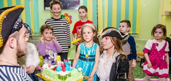 Скидка на организацию праздников и мастер-классов от семейного клуба Мама Папа и Я 