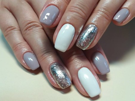 Дизайн нігтів у салоні краси «Lady Victoria» у Дніпрі. Записуйтесь за знижкою.