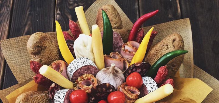 Bouquets for men with food "Fruits & Flowers Market" in Dnipro. Buy on the stock.