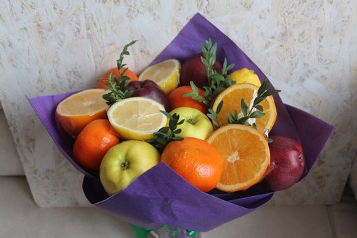 Floristic studio "Fruits and Flowers Market" in Dnipro. Order a fruit bouquet for a special offer.