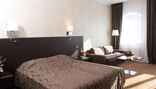 Discounts for holidays in the hotel "Alexandrovskiy" 24
