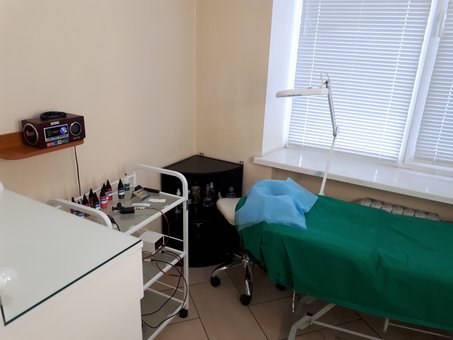 Permanent make-up room in the "Obereg" center in Zaporozhye. Sign up for a tattoo at a discount.