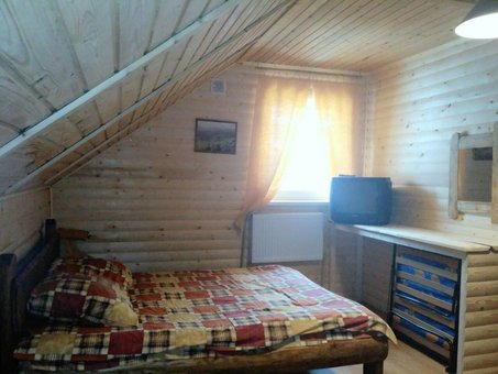 Double rooms in cottages «Bagonchik Tract» in Vorokhta. Book for the promotion.