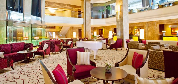 Экстерьер в отеле «Premier Palace Hotel Kharkiv» во Львове. Забронировать номер недорого